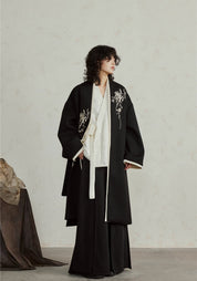 Kimono long noir brodé pour femme