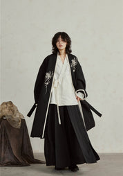 Kimono long noir brodé pour femme
